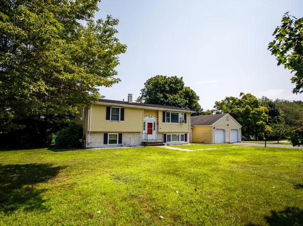 29 Caribou Drive, Norwich, CT 06360