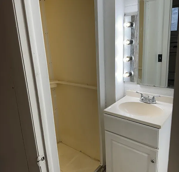 8 E Church St — Photo 8