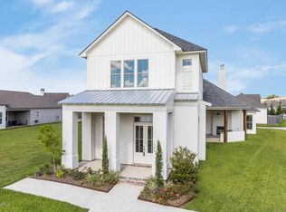 104 Forestwood Dr, Lafayette, LA 70507