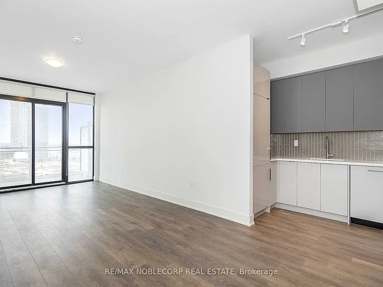 2908 Highway 7 Rd #1404 — Photo 3
