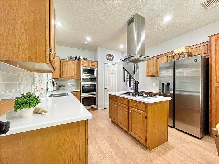 7 Windledge Pl — Photo 9