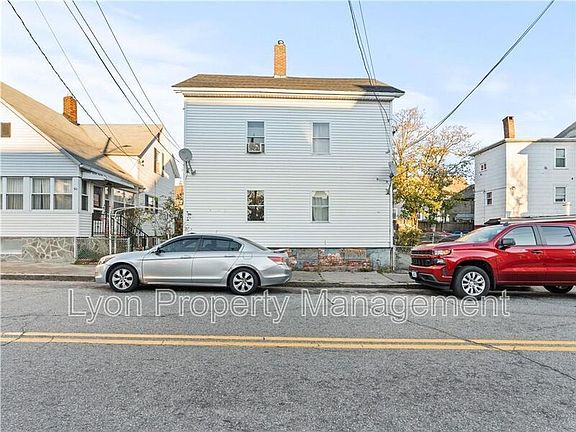 4th image of 94 Webster Ave #2