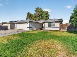 560 Manor Avenue, Hanford, CA 93230