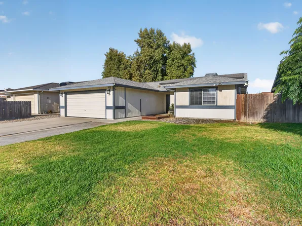 560 Manor Avenue, Hanford, CA 93230