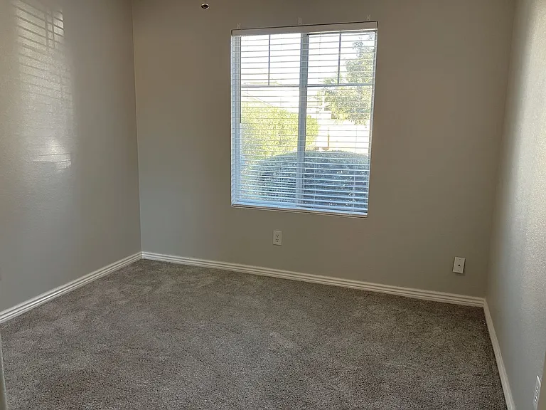 40652 N Scott Way — Photo 5
