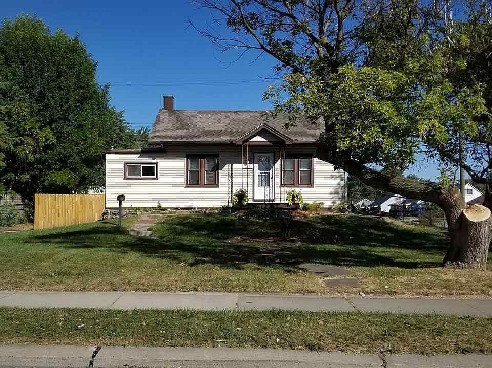 1st image of 16351 Curtis St