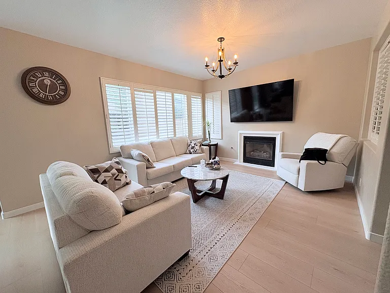28048 Memory Ln — Photo 1