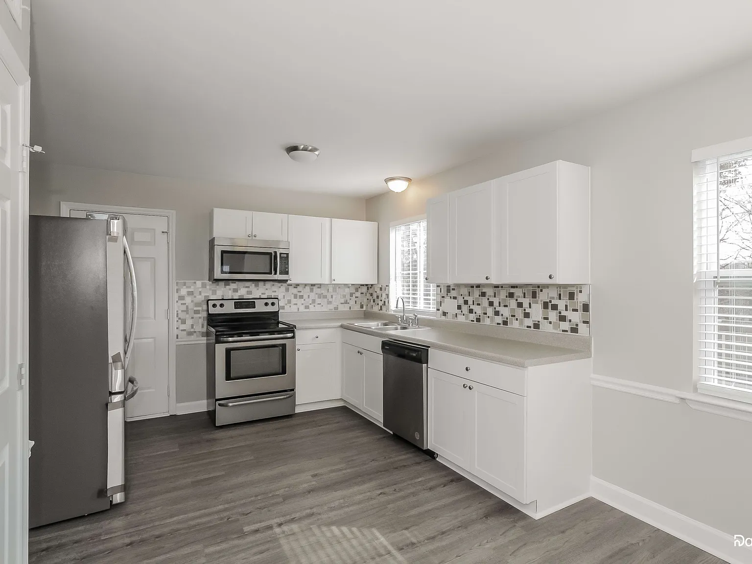 3 bed, 2.5 bath, 1559 sqft, $1,780 — Photo 4