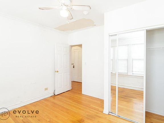 4th image of 2638 W Summerdale Ave APT 2N