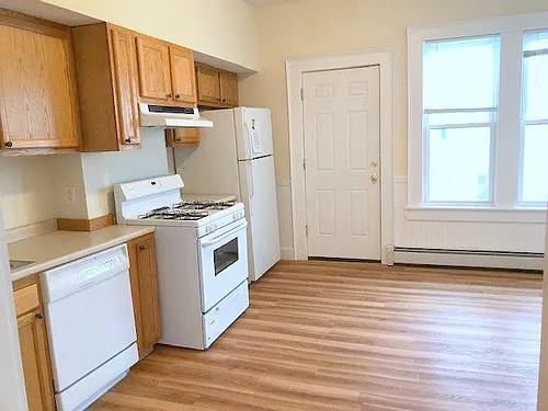 385 Columbia St #2 Photo 1