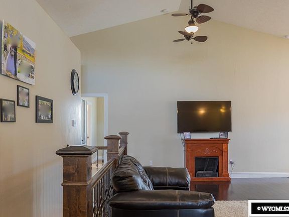 2nd image of 1528 Hawk Dr