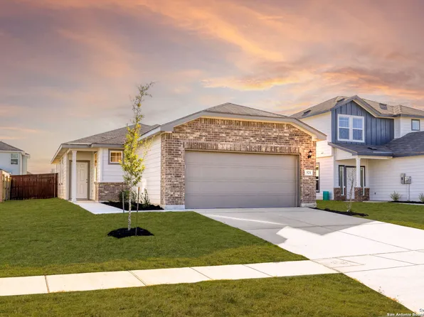 425 Jean St, Seguin, TX 78155
