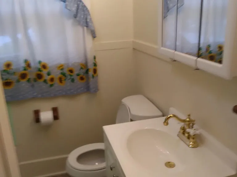 2000 Rosemont Blvd — Photo 5