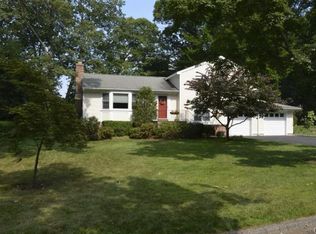 4 Cornwall Dr, Norwalk, CT 06850