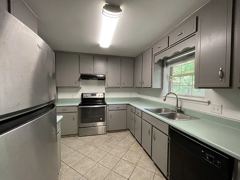 940 Wedgewood Way — Photo 6