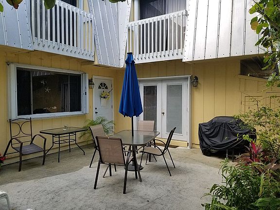 3rd image of 141 E Riverside Dr APT 12B
