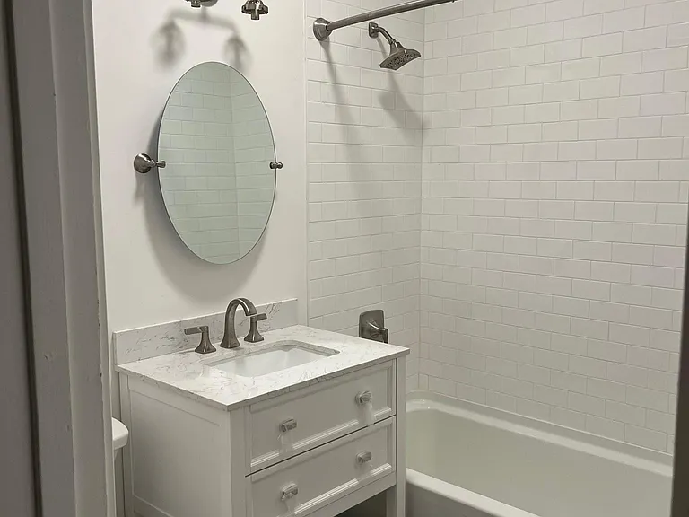 4521 N Rockwell St #1 — Photo 5