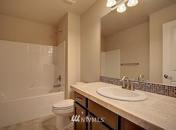 5th image of 18506 21st Avenue Ct E