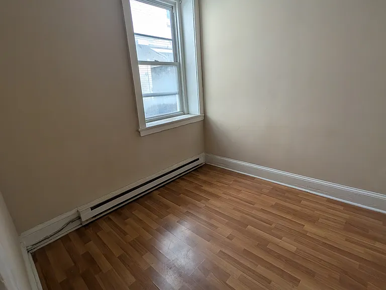 Kings Manor Apartments — Photo 25