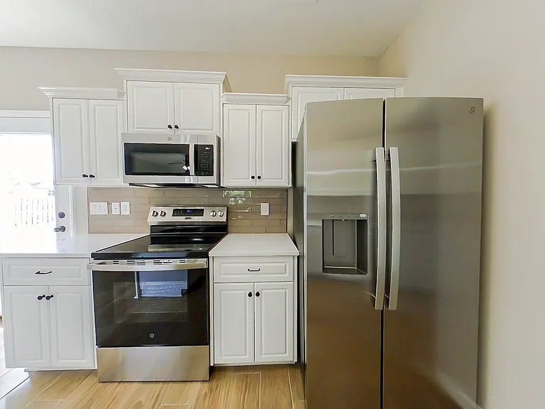 760 Keyes Dr — Photo 7