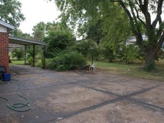 2nd image of 2925 Wellington Dr