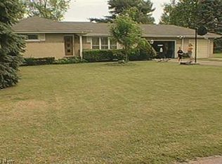 7866 1st St SE, Masury, OH 44438