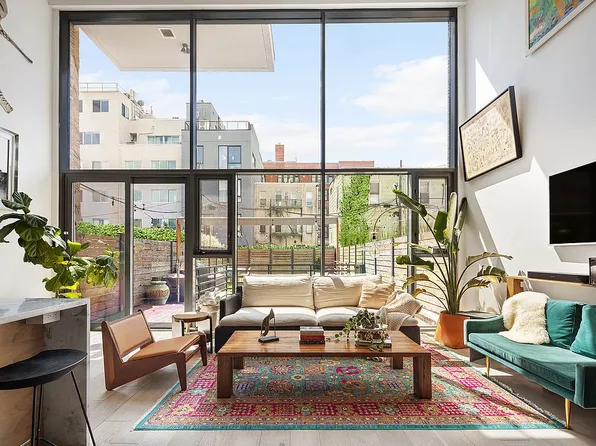 220 N 6th St APT 1, Brooklyn, NY 11211