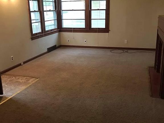 2nd image of 401 W Claflin Ave