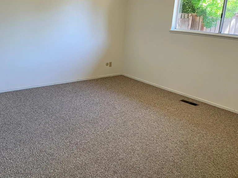 968 San Francisco Way — Photo 7