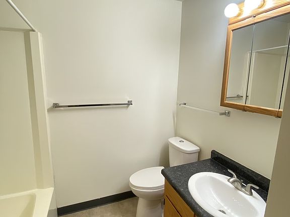 5th image of 705 W Elm St #11351571