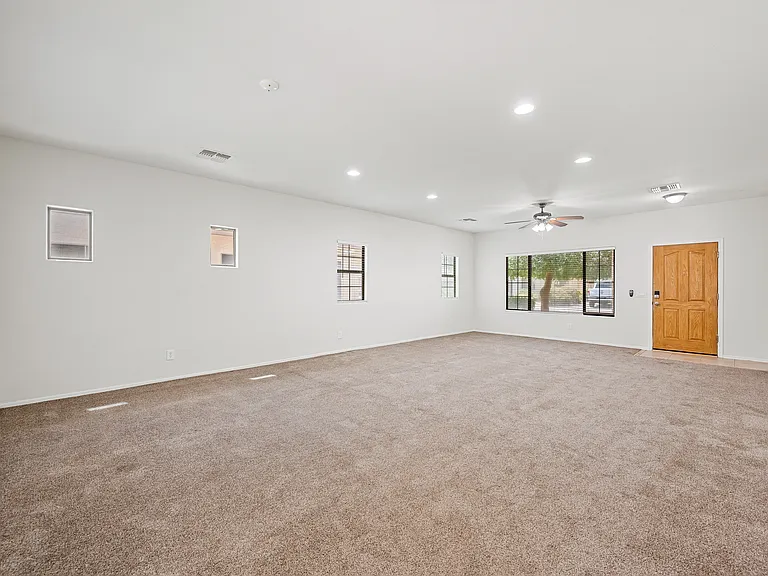 15929 W Custer Ln — Photo 4