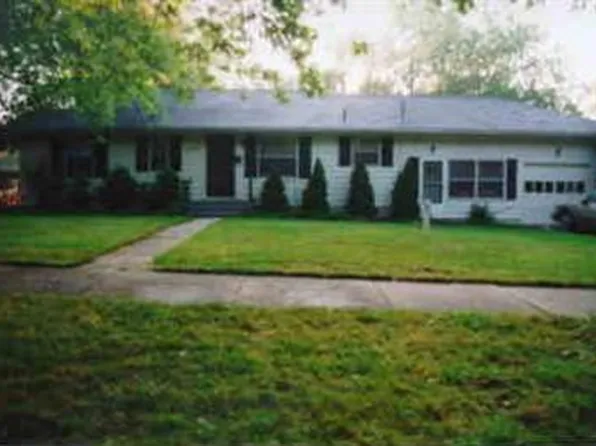 2100 Cambridge Dr SE, Grand Rapids, MI 49506
