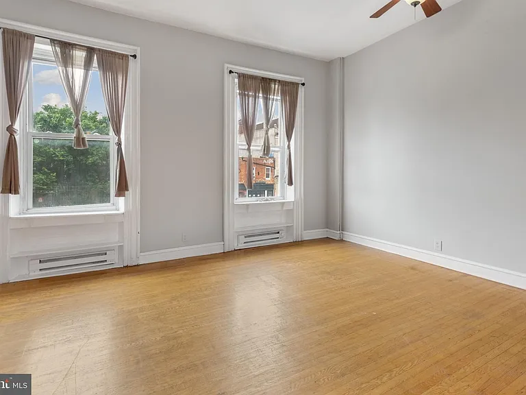 707 W Girard Ave #2F — Photo 11