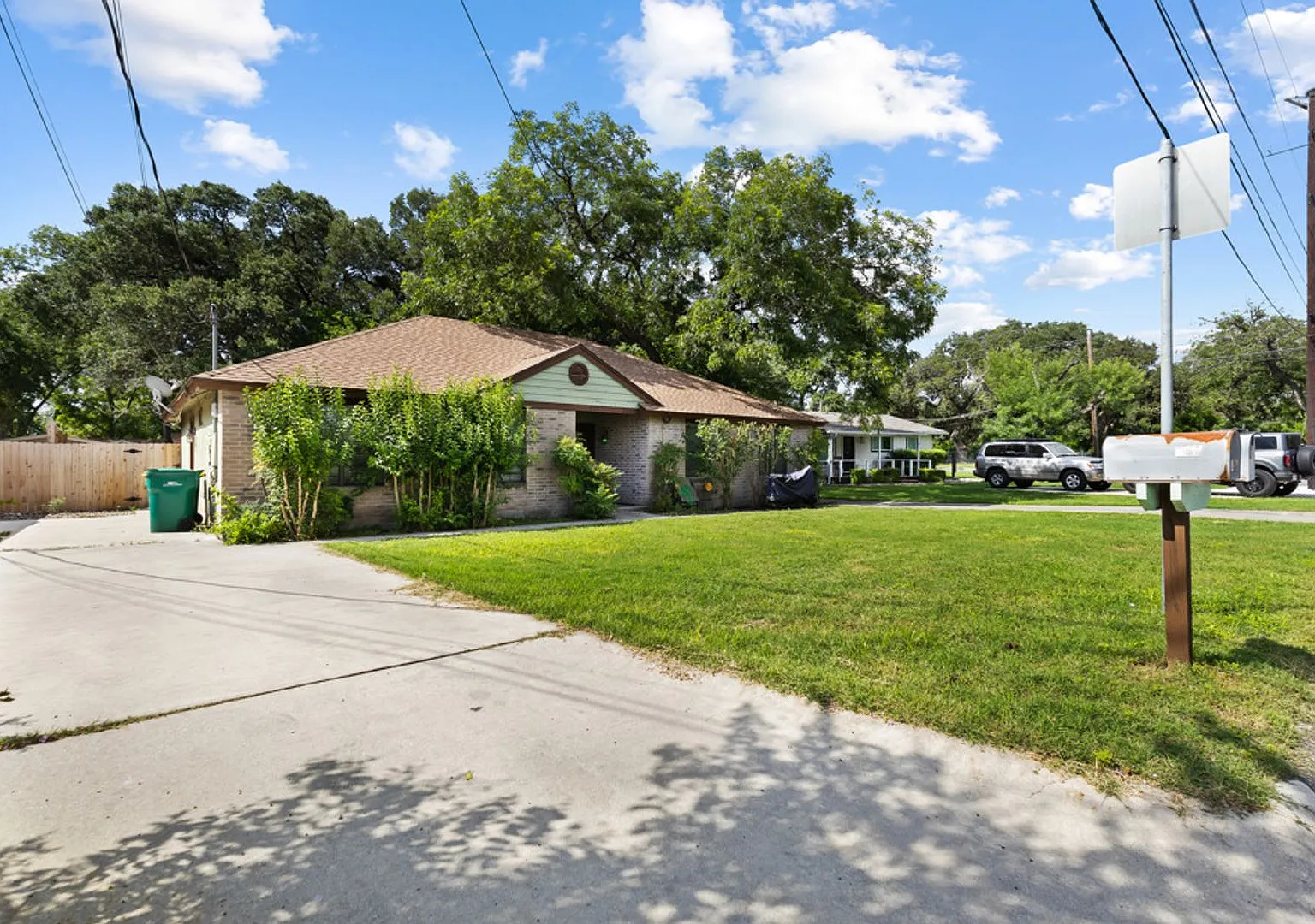 Charming 2-Bedroom Home in Boerne, Texas: Your Cozy Retreat Awaits! — Photo 2