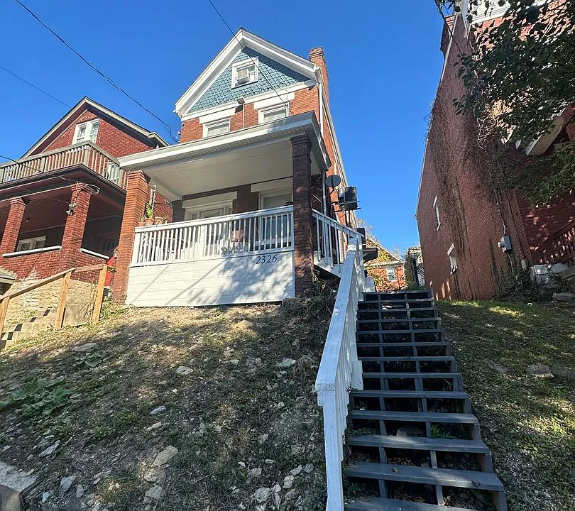 2326 Flora St