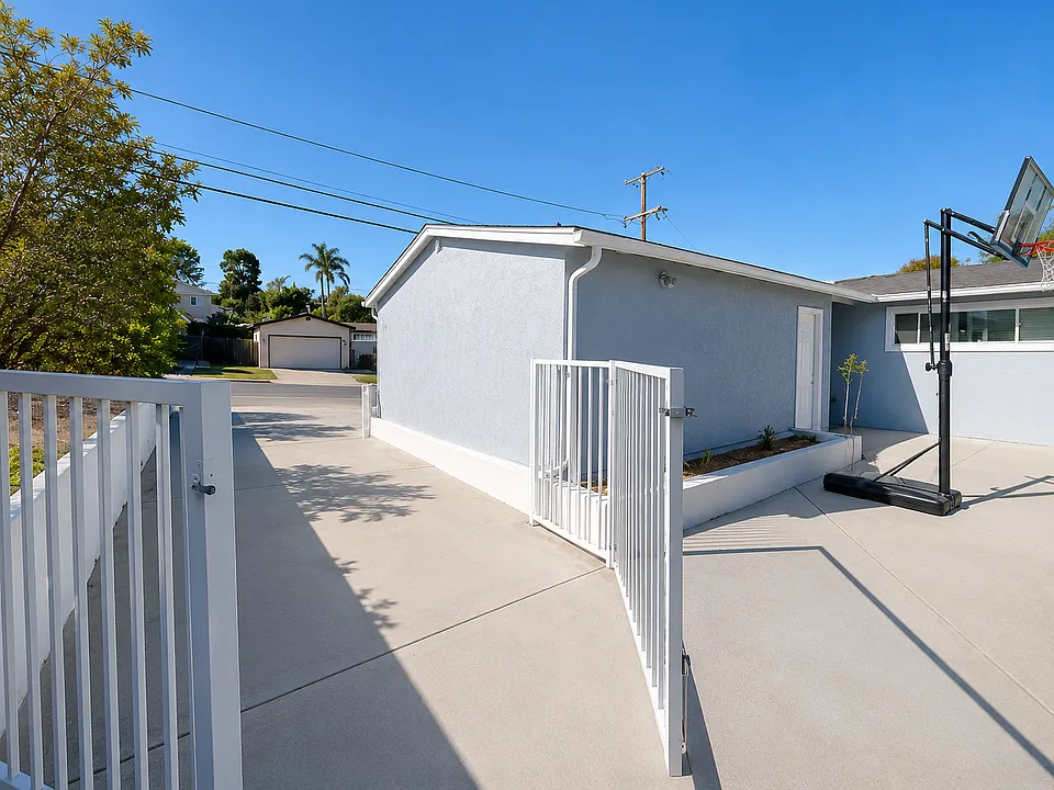 5763 Baja Dr