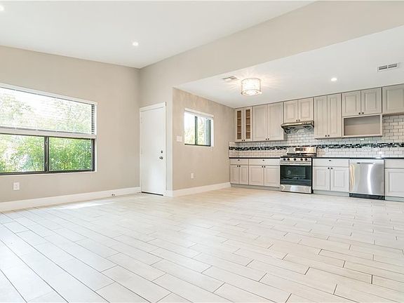 4th image of 1702 New York Ave