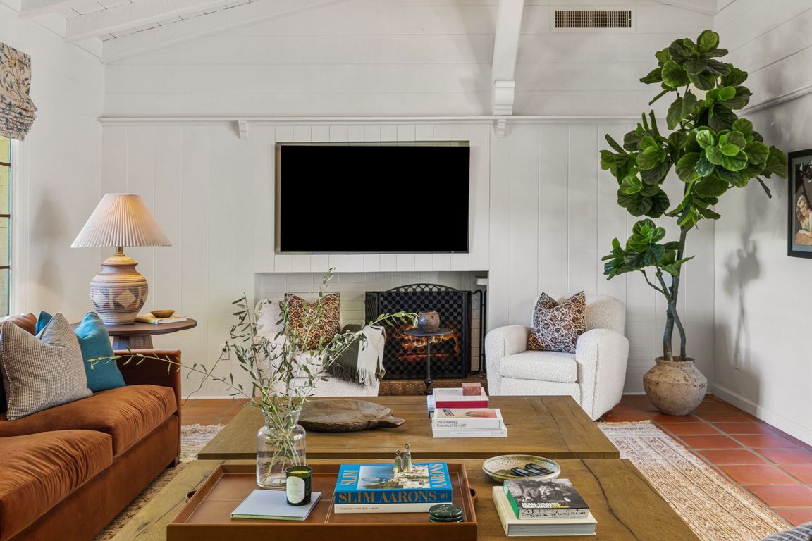 next background image