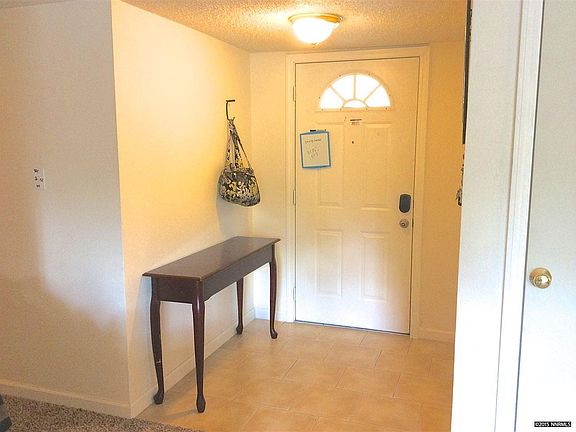 4th image of 744 Glen Meadow Dr