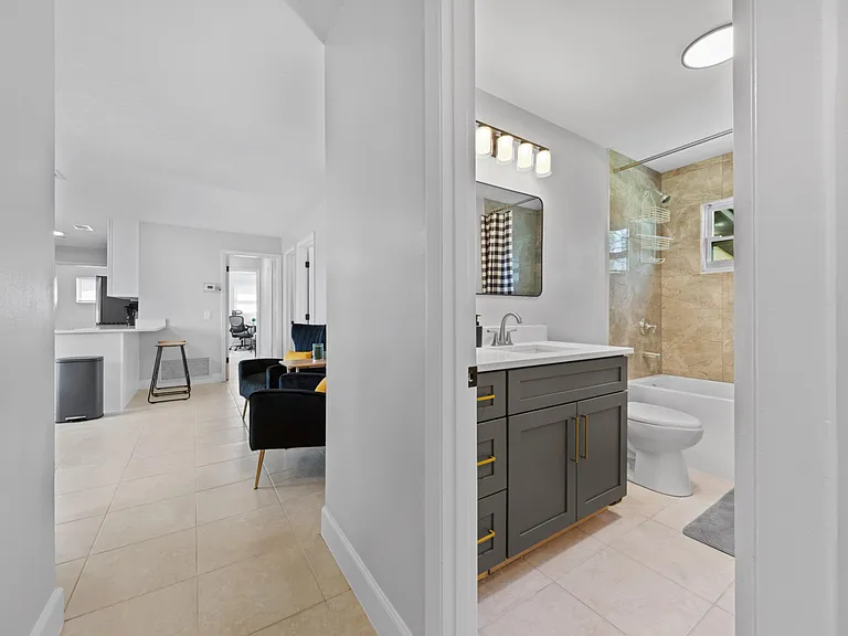 Key Largo Dr W — Photo 10