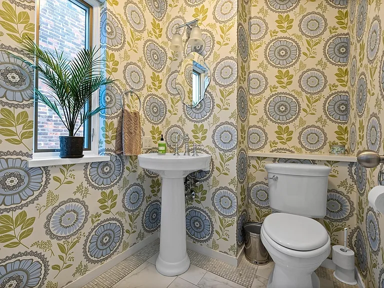133 Salem St #PENTHOUSE — Photo 16