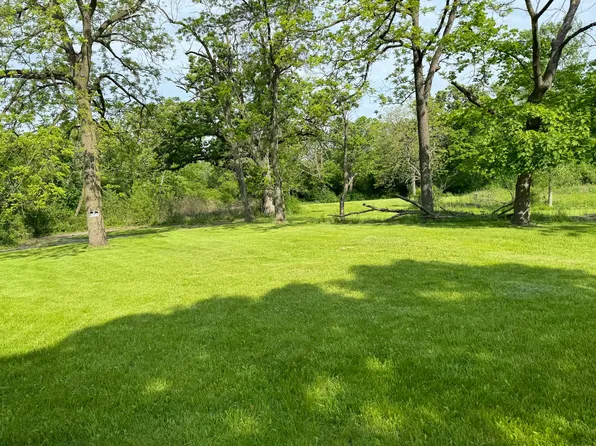 480 Saunders Rd, Lake Forest, IL 60045