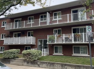 2365 Marine Dr #306, Oakville, ON L6L 1C5