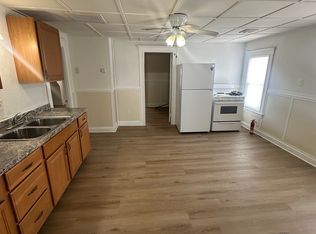 113 Winthrop St FLOOR 3, Woonsocket, RI 02895