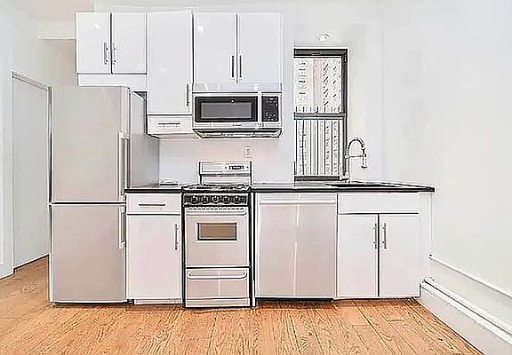 5th image of 205 Allen St #4C
