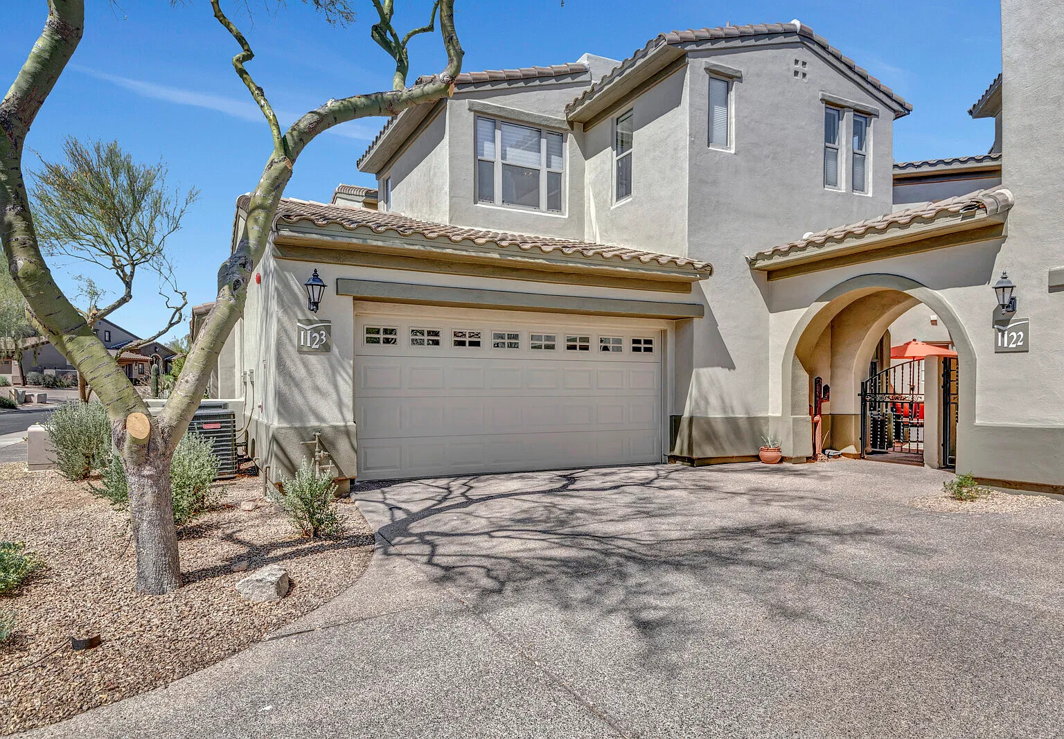 3 bed, 2488 sqft, $4,795 — Photo 4