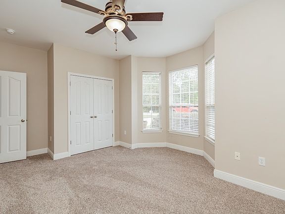 3rd image of 114 Crab Apple Ave
