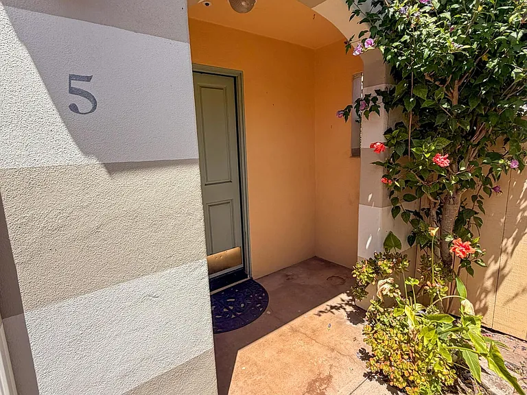 4297 Carpinteria Ave #5 — Photo 18