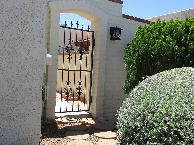 8712 E Terrace Pl — Photo 3
