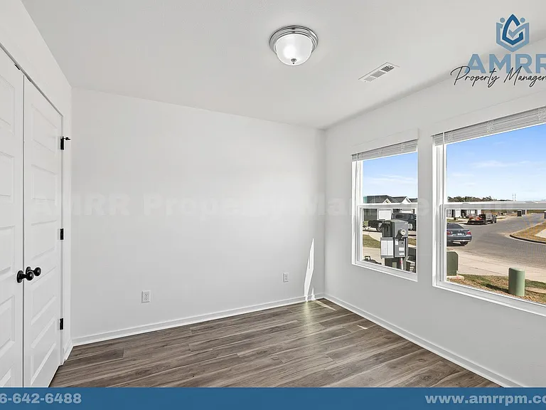 313 Foliage St — Photo 19
